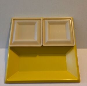 TUPPERWARE 5 Piece Get Togethers Buffet Set Serving Tray. Yellow
